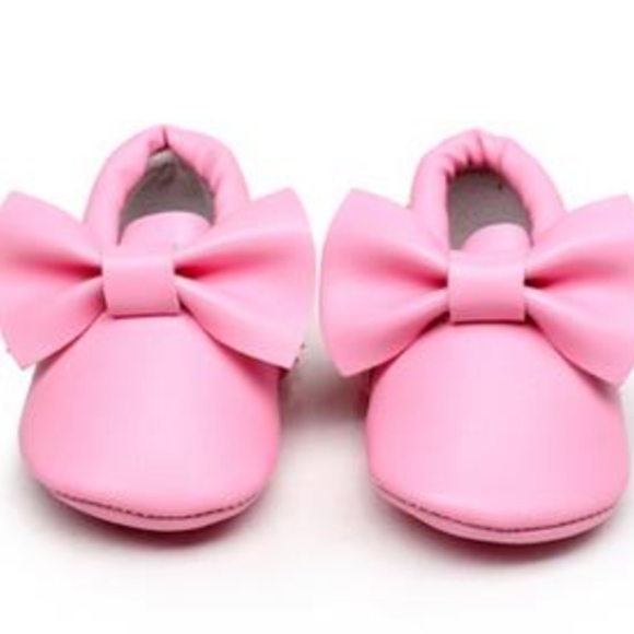 Other - ❣️5 for $25 💕 Girls Pink bow baby soft sole moccasins